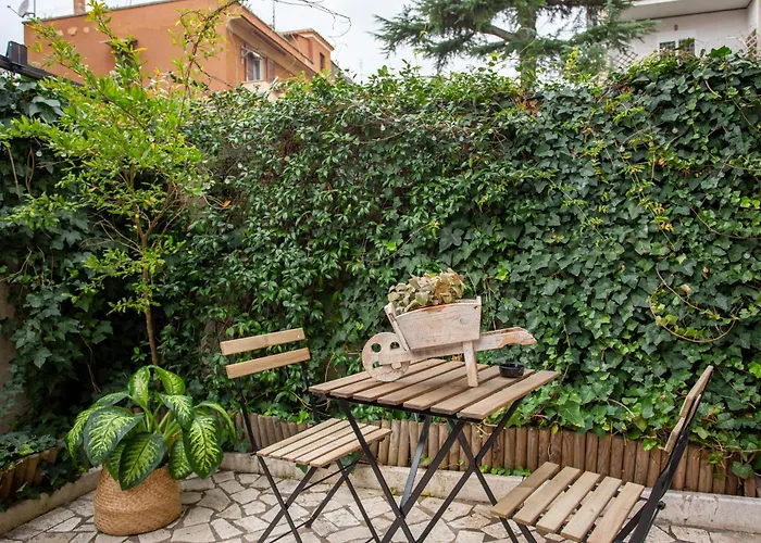 Portuense 21 - Private Garden - By Homes דירה רומא